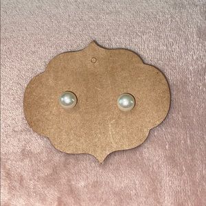 pearl studs